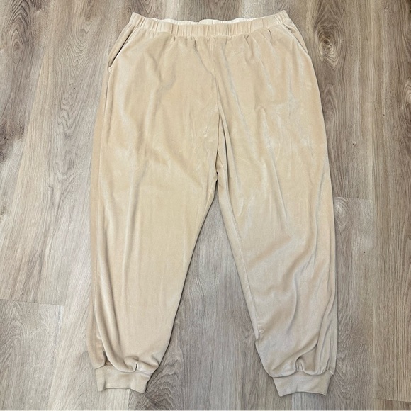 Lissome Lounge Tan Velvet Pajama Jogger Set size 2X - Picture 6 of 6